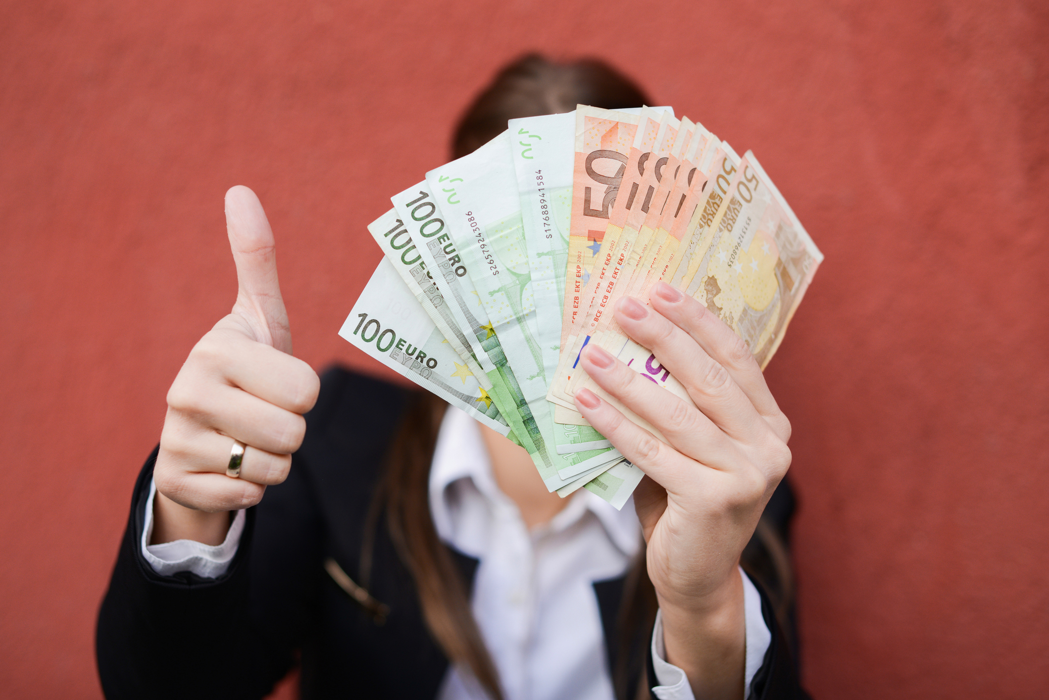 Minimumloon met ruim tweehonderd euro omhoog