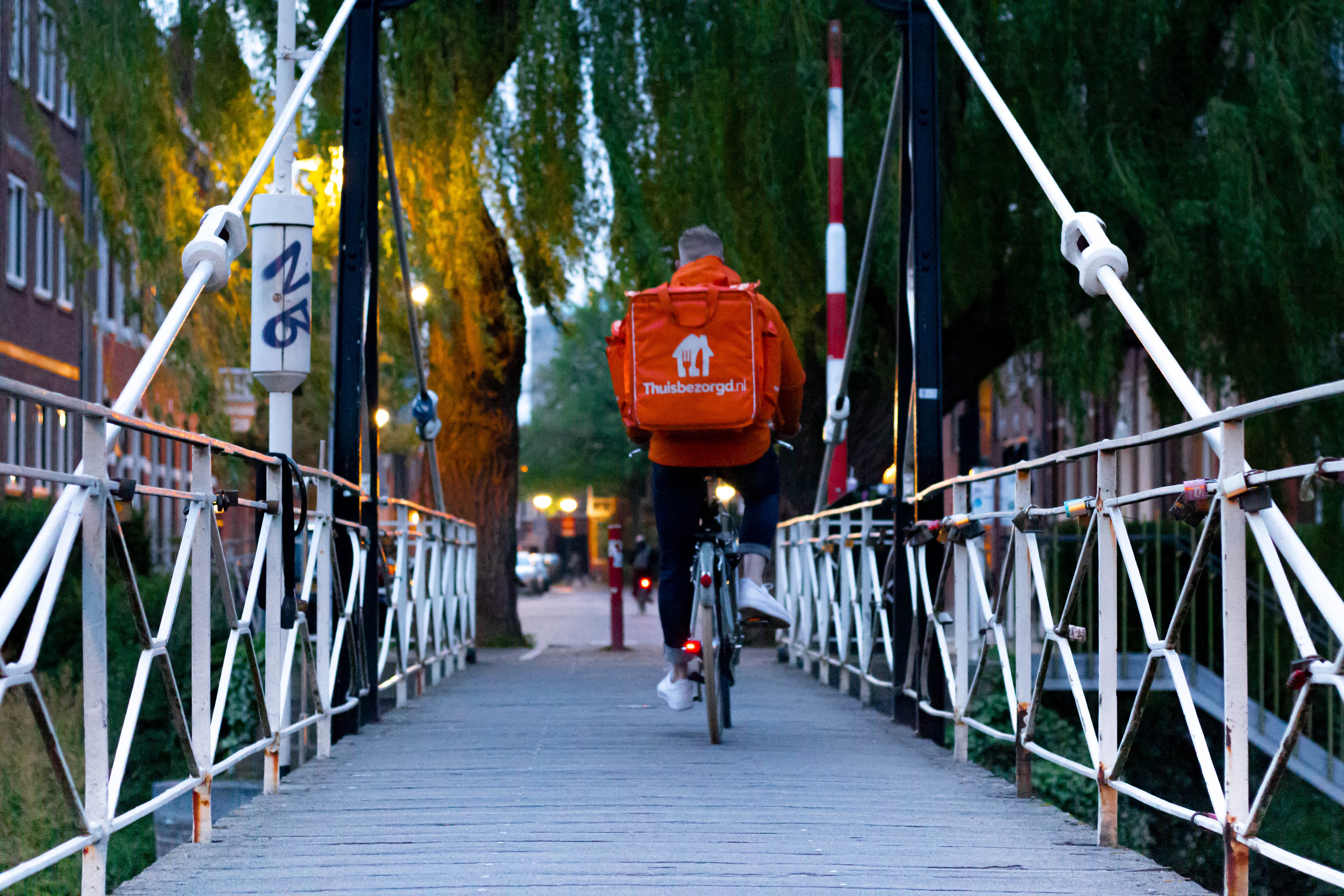 ‘Een op de drie fietsbezorgers krijgt ongeluk tijdens werk’