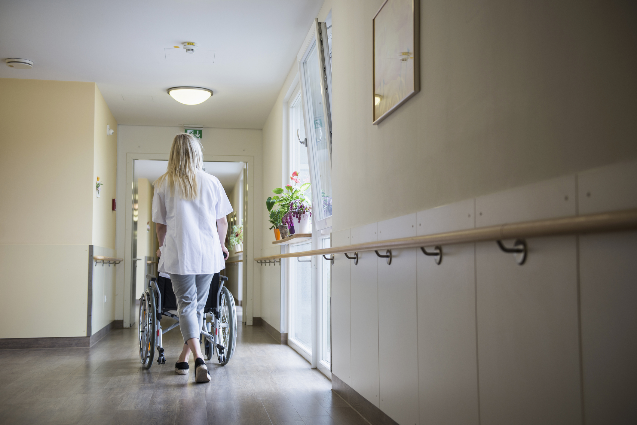 Personeel in de zorg krijgt ‘unieke loonsverhoging’