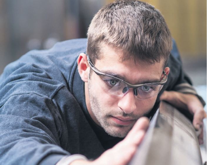 Werken in Limburg is terug. Lees gratis de arbeidsmarktspecial in de VIA.
