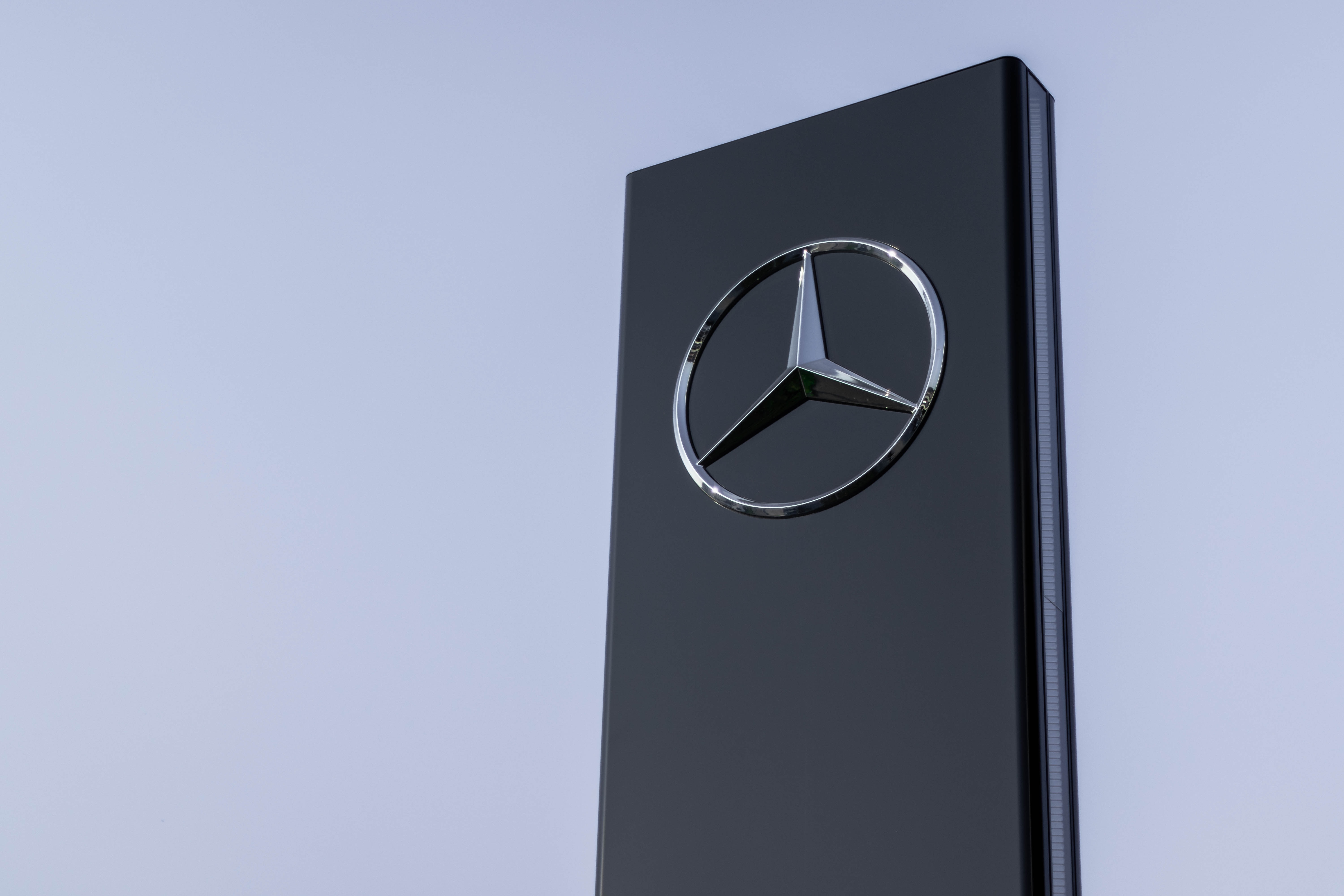 Personeel Mercedes-Benz (Maastricht) in opstand tegen ontslag