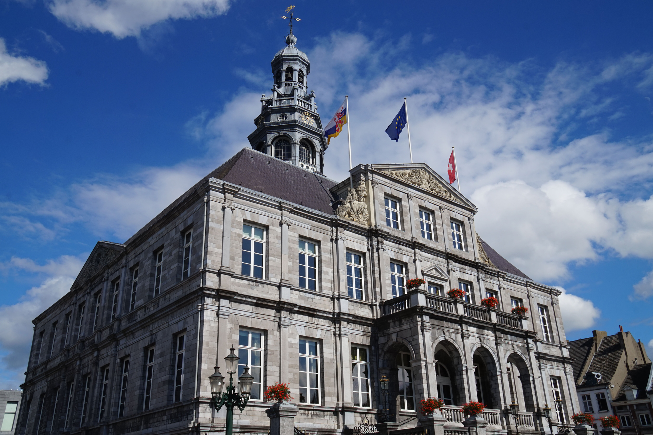 ‘Het piept en kraakt bij gemeenteambtenaren’