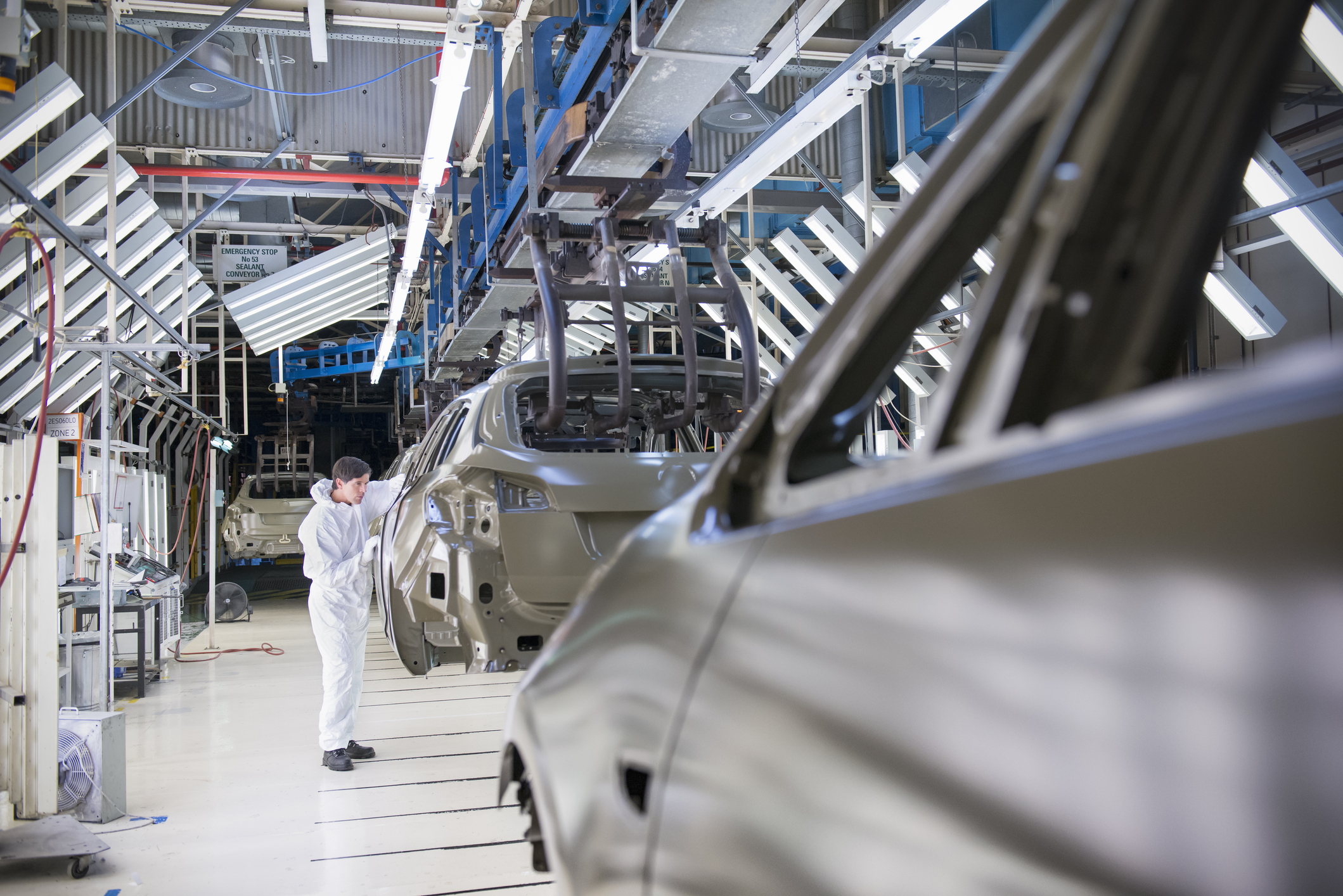 ‘Meer hulp voor ontslagen medewerkers Nedcar’